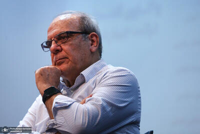 ببینید |  پزشکیان باید ول کند و برود؟ / پاسخ صریح عباس عبدی: هر کسی فکر می‌کند امیدی به آینده نیست، باید راه خود را از سیستم جدا کند