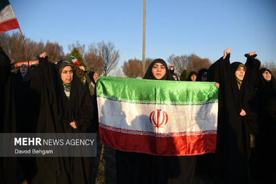 اجتماع مردم مشهد در محکومیت هتک حرمت به پرچم مقدس جمهوری اسلامی ایران