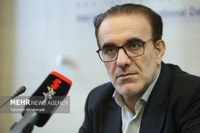 رئیس‌زاده: ۳۰ هزار پزشک دست از طبابت کشیده‌اند