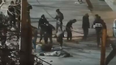 ضرب و شتم نیروهای امنیتی توسط اغتشاشگران در تهران