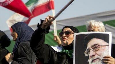 فیلم/ شعار «مرگ بر وطن فروش خائن» در تشییع پیکرشهدای امنیت