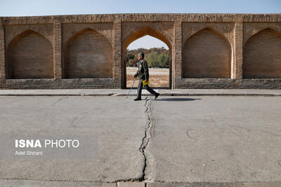 زاینده‌رود خشکید؛ تاریخ اصفهان تخریب شد!
