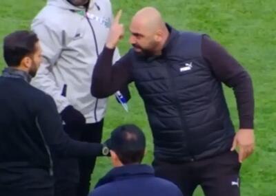 جنجال مازیار در اصفهان: ورود به زمین و اخراج!