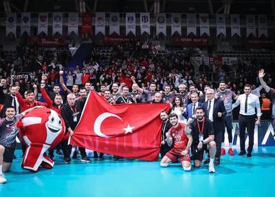 قهرمان ایتالیا زیر دست و‌ پا له شد!