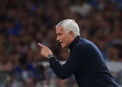 مورینیو: فکر کردم سرمربی تیم ب هستم!