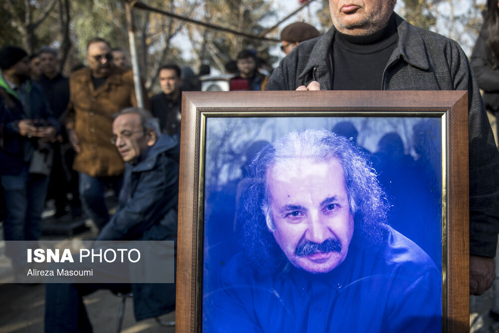 خاکسپاری سعید پیردوست/ گله از عدم حضور مهران مدیری و بچه‌های «شب‌های برره»